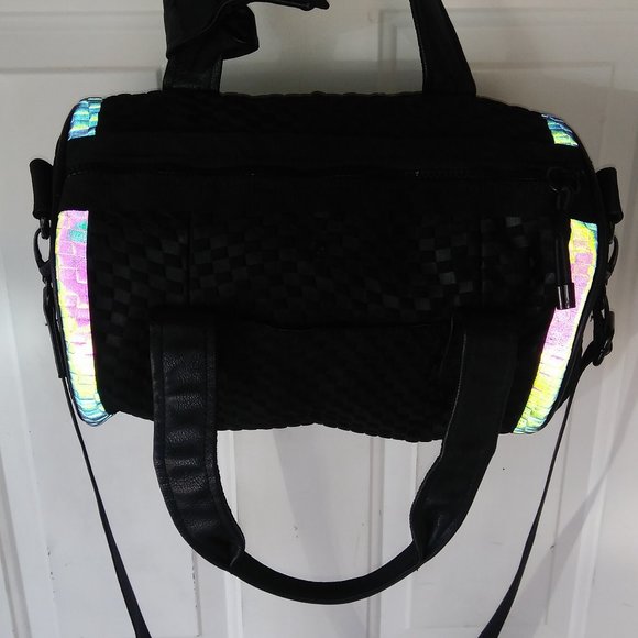 VERA WANG BLACK DUFFLE BAG or BARREL PURSE w/ REFLECTIVE ACCENTS - Picture 10 of 16